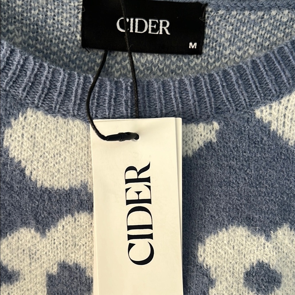 Cider Blue and White Floral Knit Sweater - Picture 5 of 8
